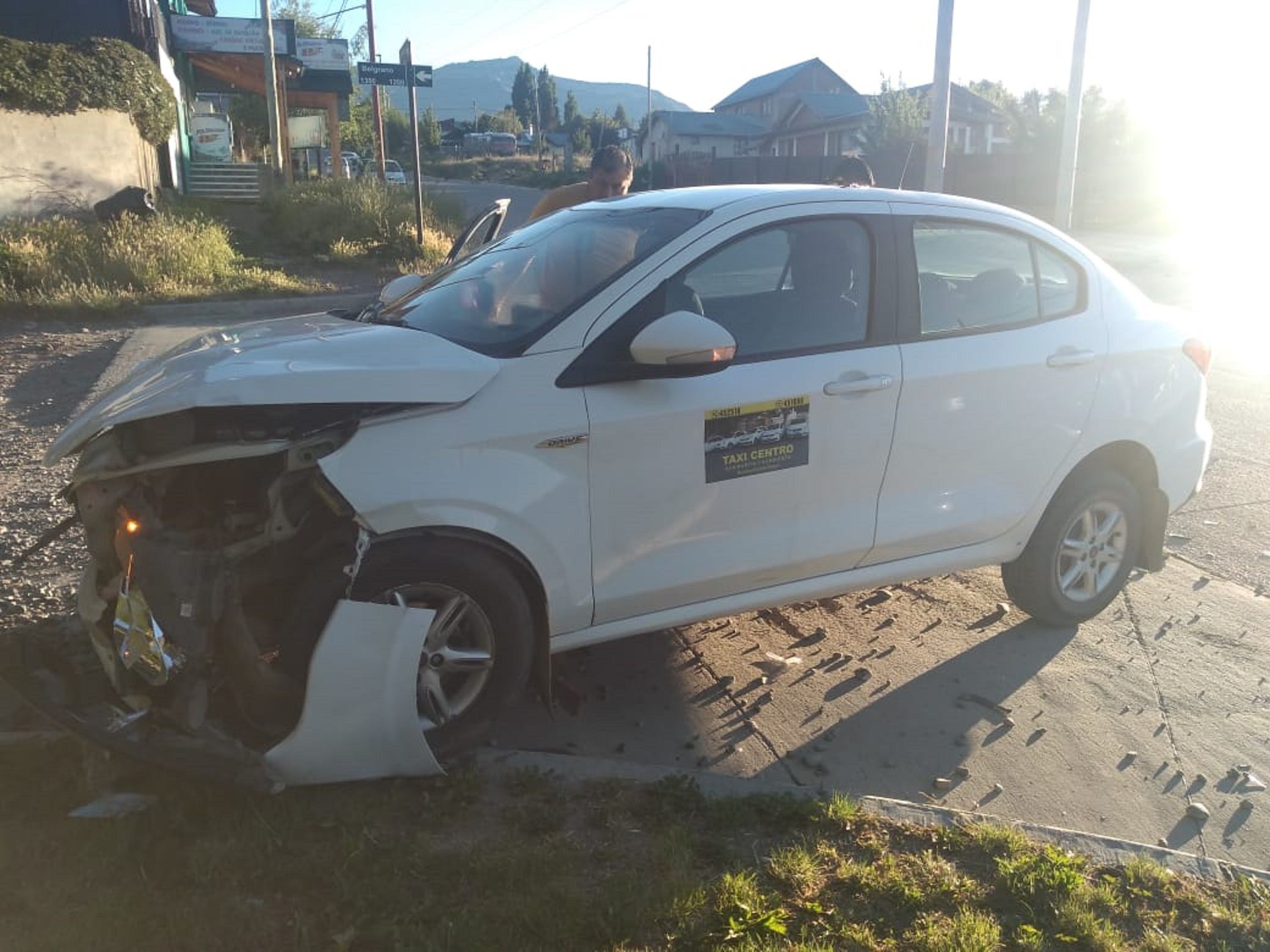 Fuerte choque en Don Bosco y Belgrano dejó un conductor lesionado