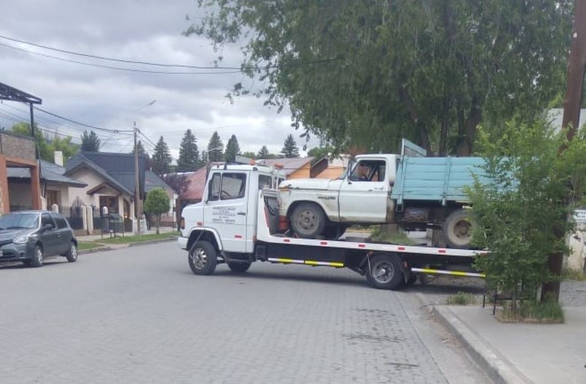 Dos demorados: estacionaron mal, intentaron escapar y uno se negaba a identificarse