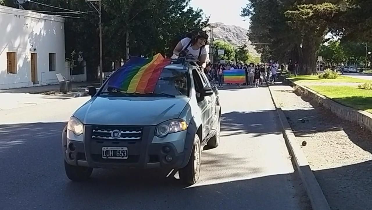 En Esquel marcharon por una sociedad más igualitaria y más diversa (EQS Notas)