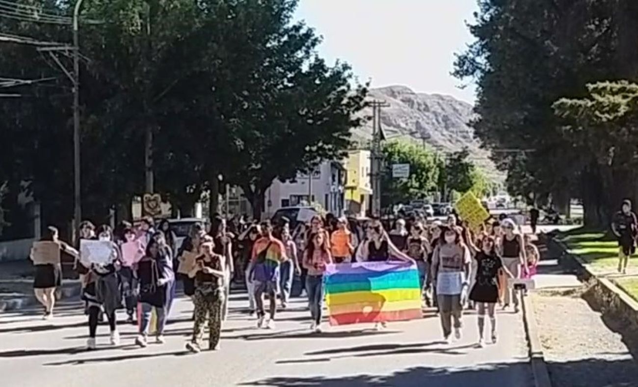 En Esquel marcharon por una sociedad más igualitaria y más diversa (EQS Notas)