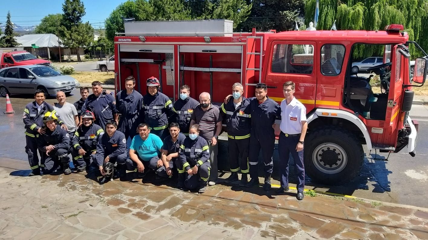 Bomberos de Esquel suman una autobomba 4x4 a su flota