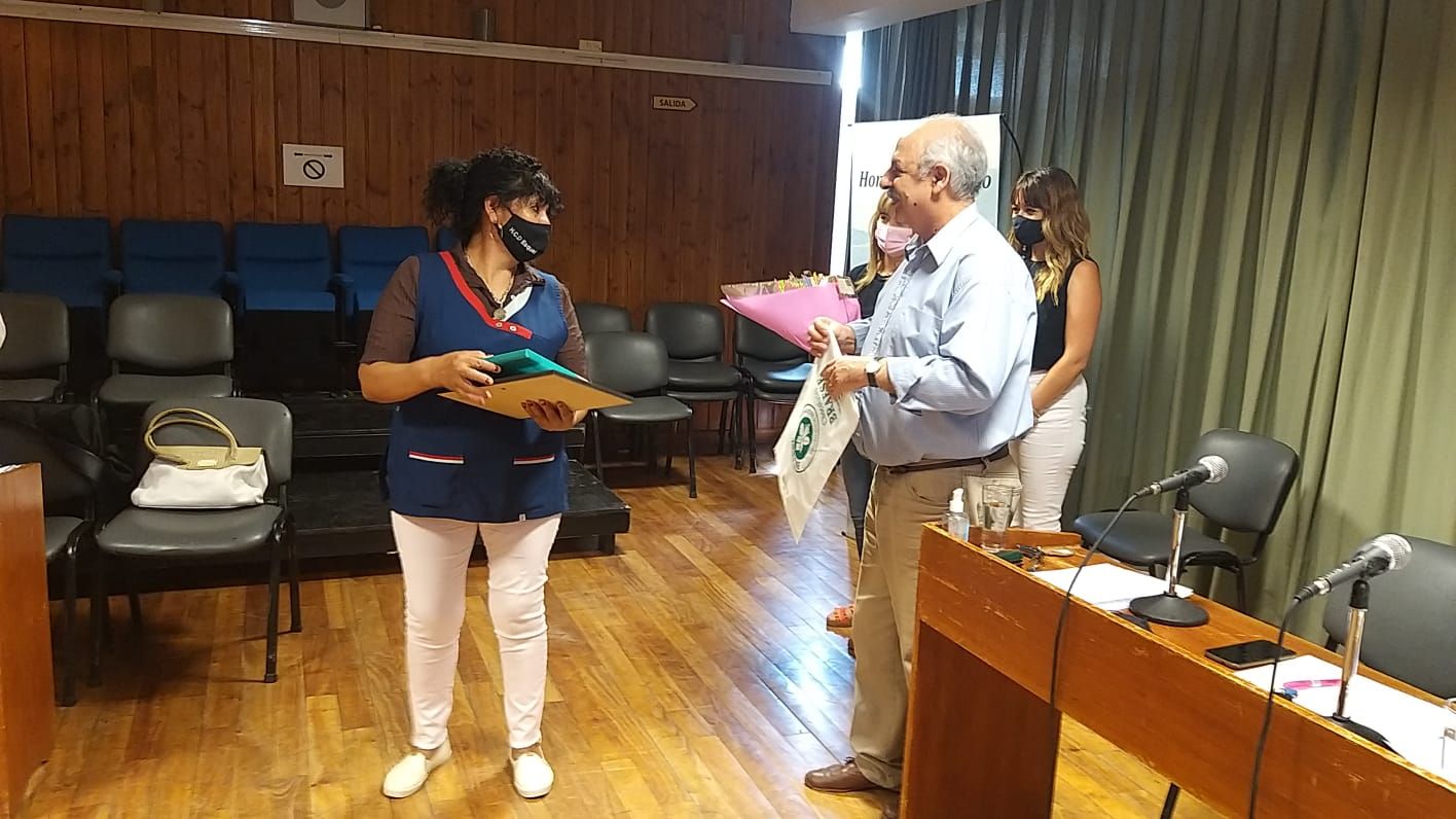 Emotivo homenaje a la empleada municipal Marta Real por su jubilación
