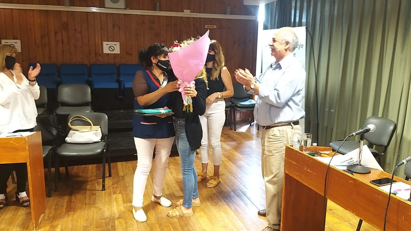 Emotivo homenaje a la empleada municipal Marta Real por su jubilación