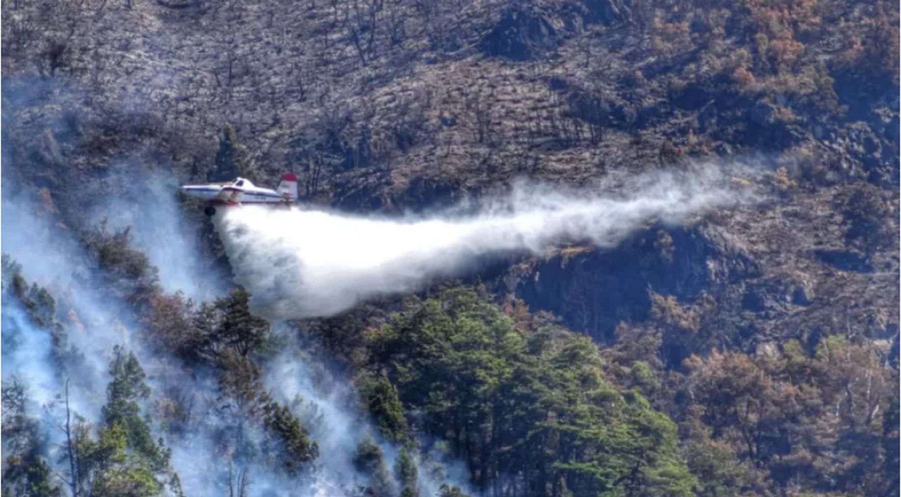 Por el incendio en lago Steffen cierran el ingreso a El Manso y Villegas (Parque Nacional Nahuel Huapi)