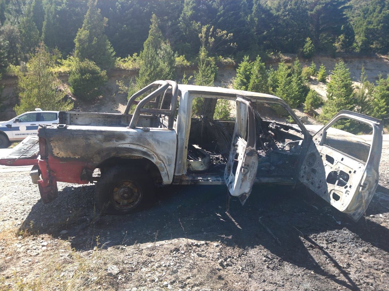 Iba circulando y la camioneta se le prendió fuego