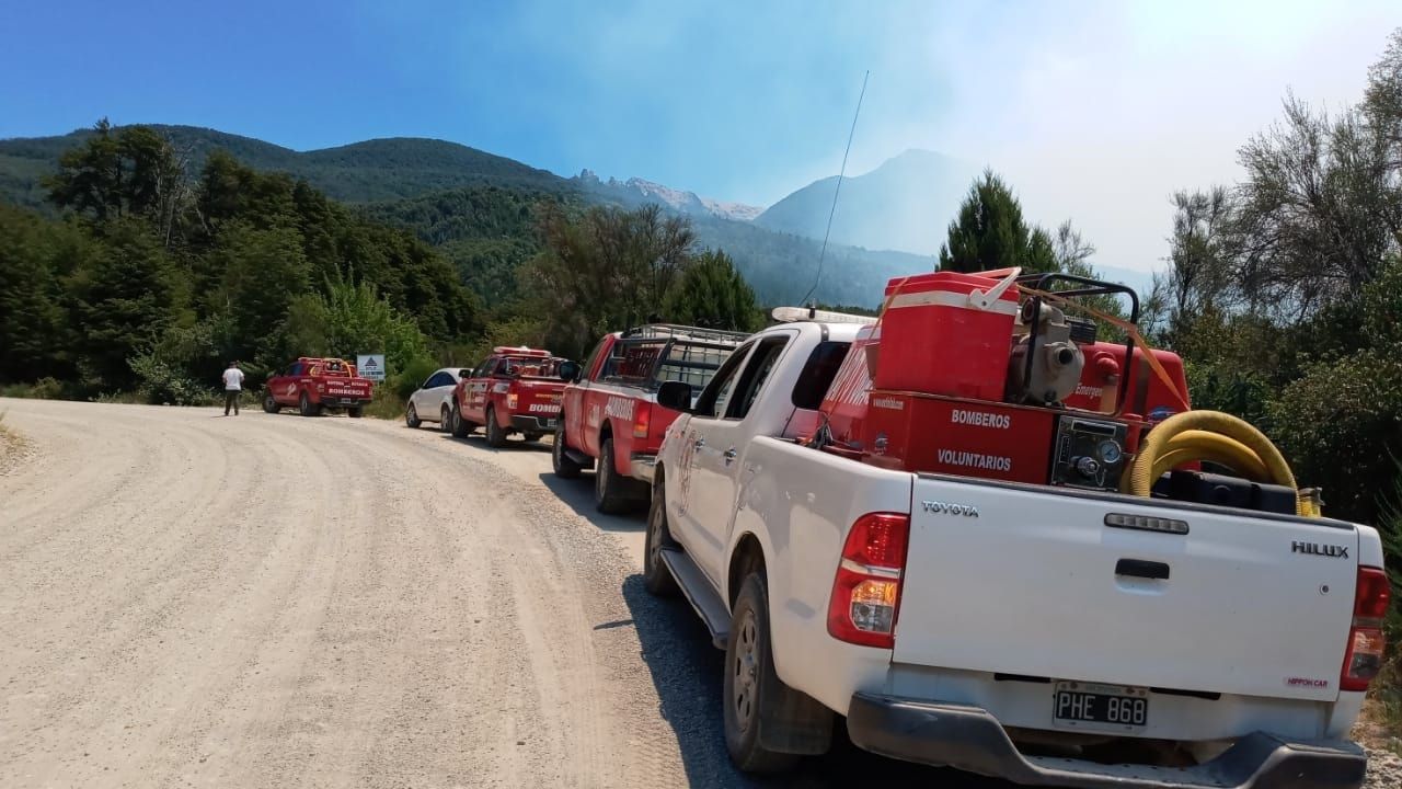Incendio en Lago Steffen: Preocupa la llegada del fuego a El Manso y Villegas (InfoChucao (El Bolsón))