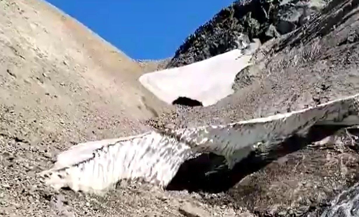 Calor y sequía: La triste imagen del lugar donde deberían formarse los túneles de hielo (Teresa Schinelli)