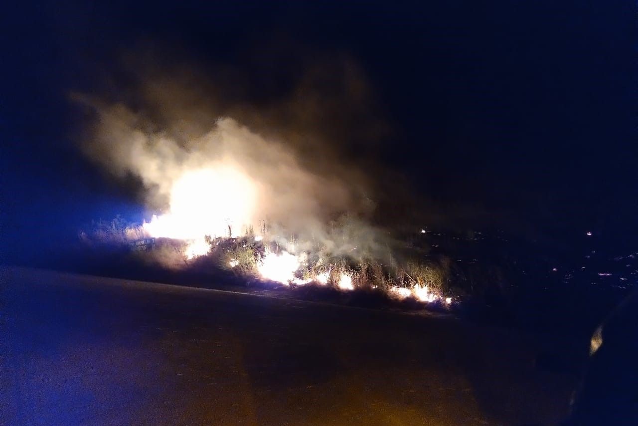 Sofocaron un incendio de pastizales en la ruta 259