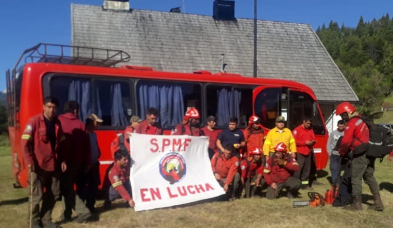 Brigadistas esperan la confirmación del pago de la cláusula gatillo