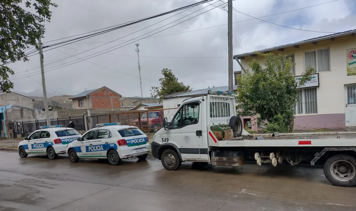 Encontraron una pick up desarmada tras una denuncia por estafa