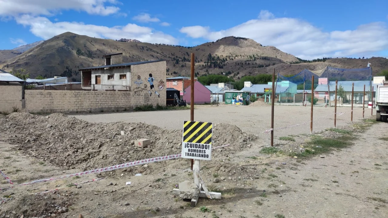 Comenzó la construcción del playón deportivo en el barrio Jorge Newbery