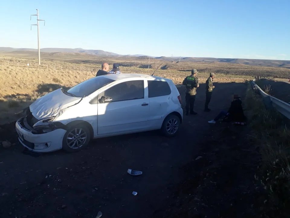 Vuelco en la ruta nacional 40, a 42 kilómetros de Esquel