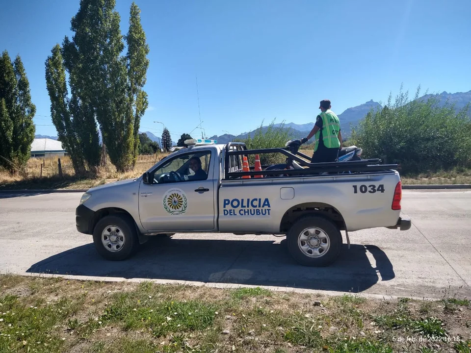 Trevelin: Tres jóvenes fueron demorados por tenencia de arma 
