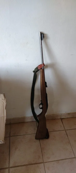 Secuestraron un rifle y municiones tras una denuncia de amenaza