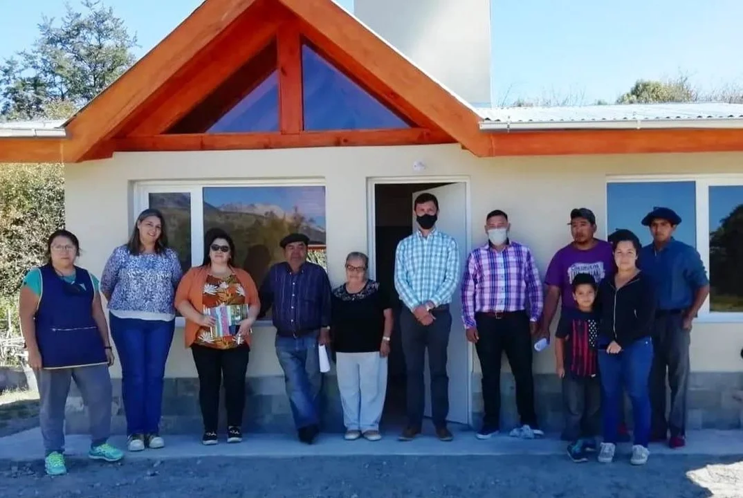 Los Alerces: La familia cuya casa se quemó en 2020 recibió una nueva vivienda
