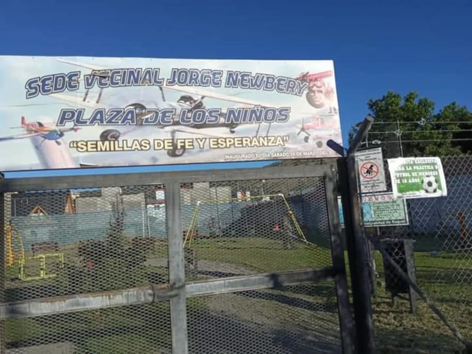 Cierran la plaza del B° Jorge Newbery por la construcción del Playón Deportivo