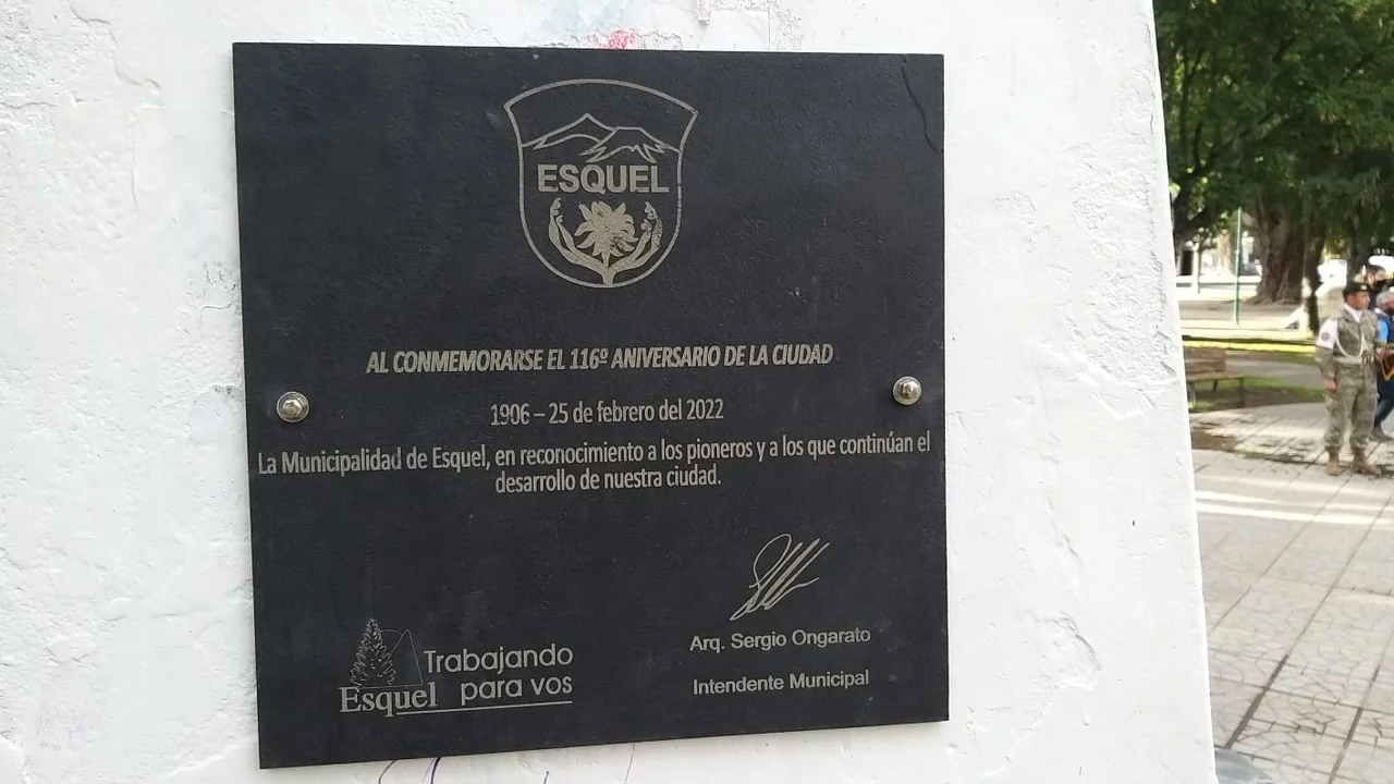 Con presencia del ministro de Seguridad, se izó el Pabellón Nacional