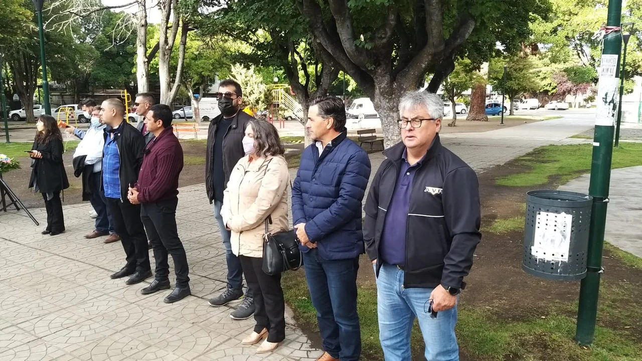 Con presencia del ministro de Seguridad, se izó el Pabellón Nacional