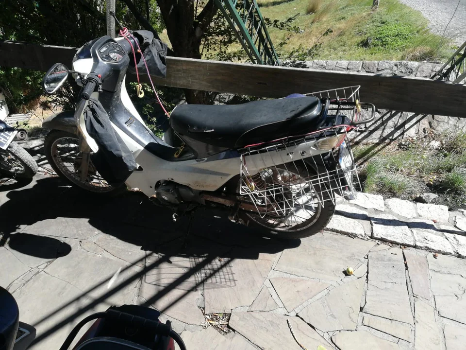 Motociclista sufrió un accidente en la zona del aeropuerto por el fuerte viento