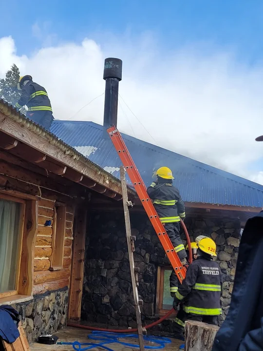 Trevelin: Se sobrecalentó la caldera y generó un principio de incendio