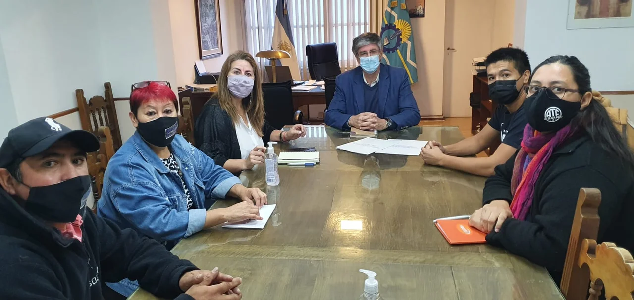 Comenzó la negociación salarial entre el SOEME y el Municipio de Esquel