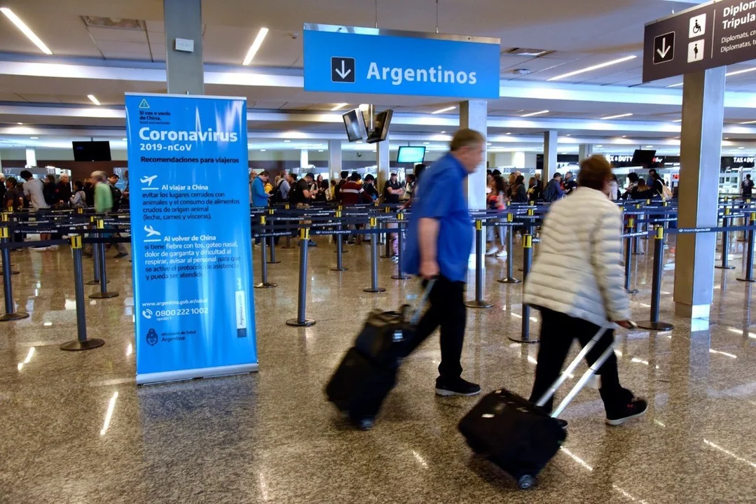 Habilitan la cuarta dosis para viajar a países que no aceptan la vacuna Sputnik