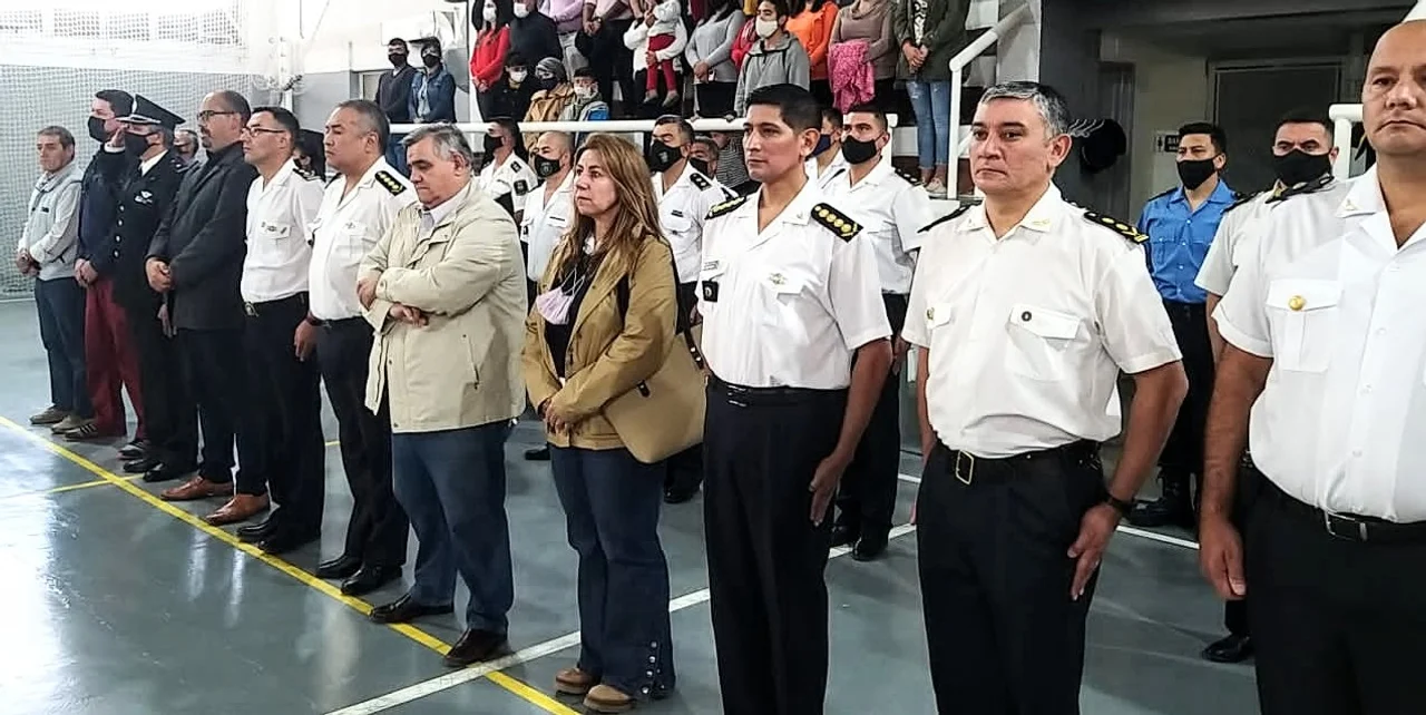 Das Neves inauguró el curso de ingreso a la policía y dijo que ve una "vocación importante"