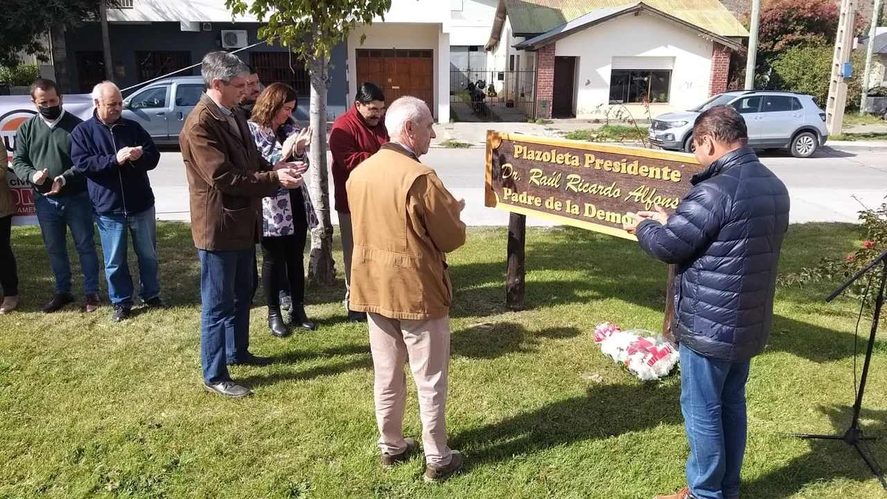 Homenaje a Raúl Alfonsín en Esquel a 13 años de su fallecimiento