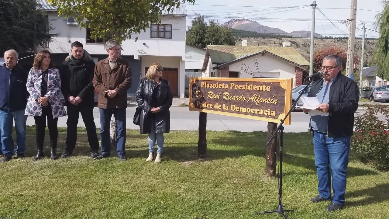 Homenaje a Raúl Alfonsín en Esquel a 13 años de su fallecimiento