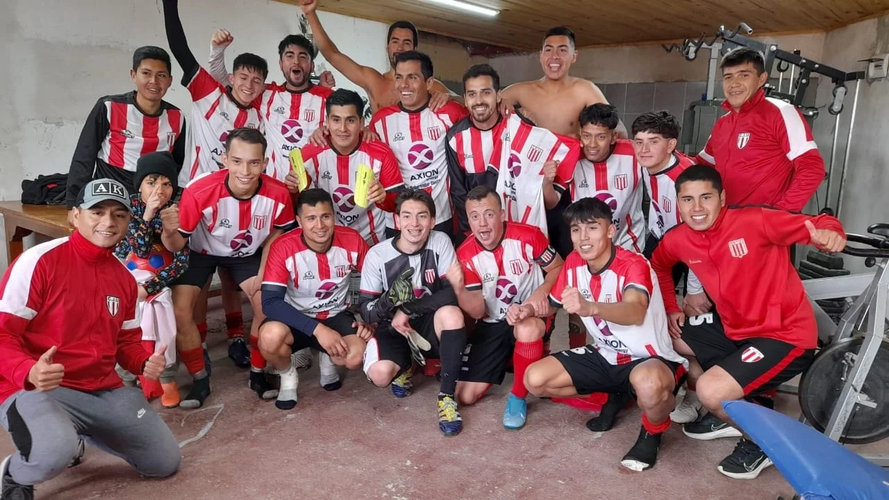 Juventud Unida le ganó a Independiente y sigue en lo más alto de la zona Centro