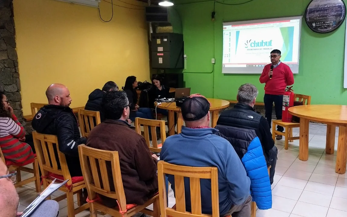 Capacitaron en seguridad e higiene a empleados de comercio de la cordillera