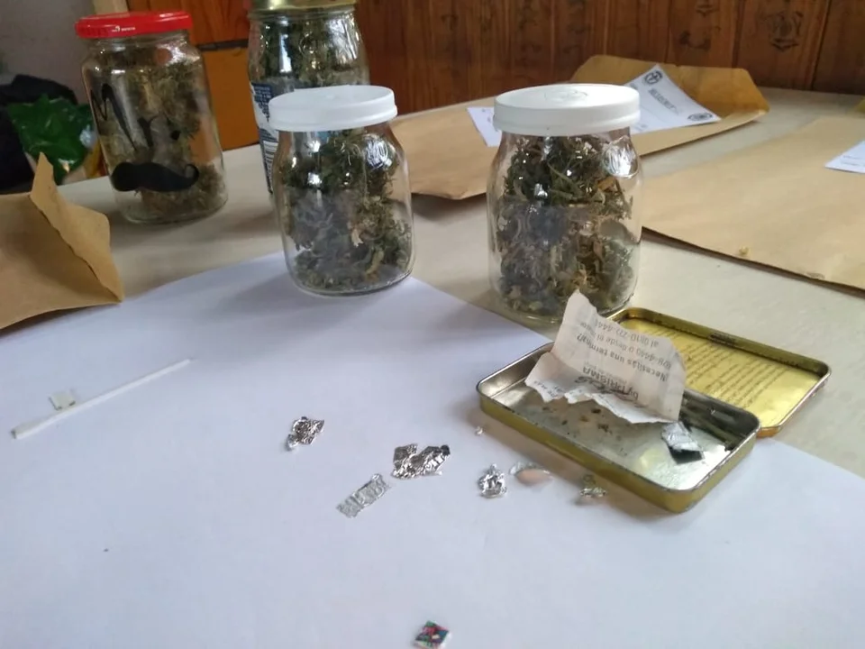 Secuestran dosis de LSD y cannabis en control vehicular