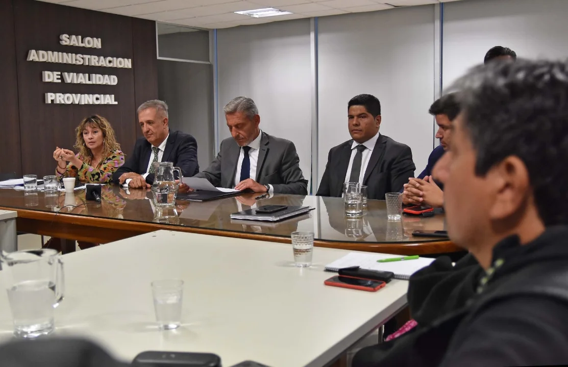 Provincia pagará un bono extraordinario a agentes y jubilados de la Administración Pública
