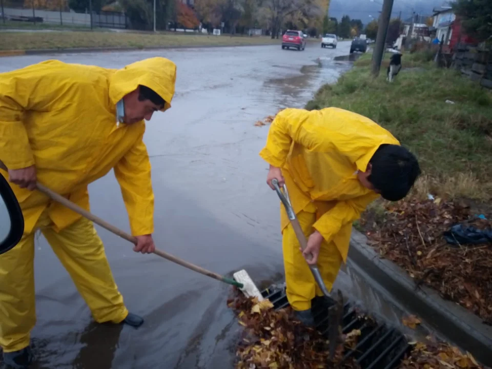 El Municipio realiza tareas de mantenimiento y asiste a vecinos afectados por las lluvias