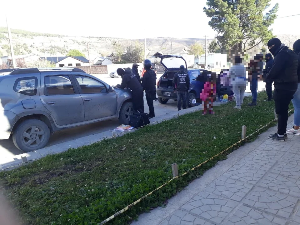 La Policía realizó un operativo por drogas a metros de Tribunales
