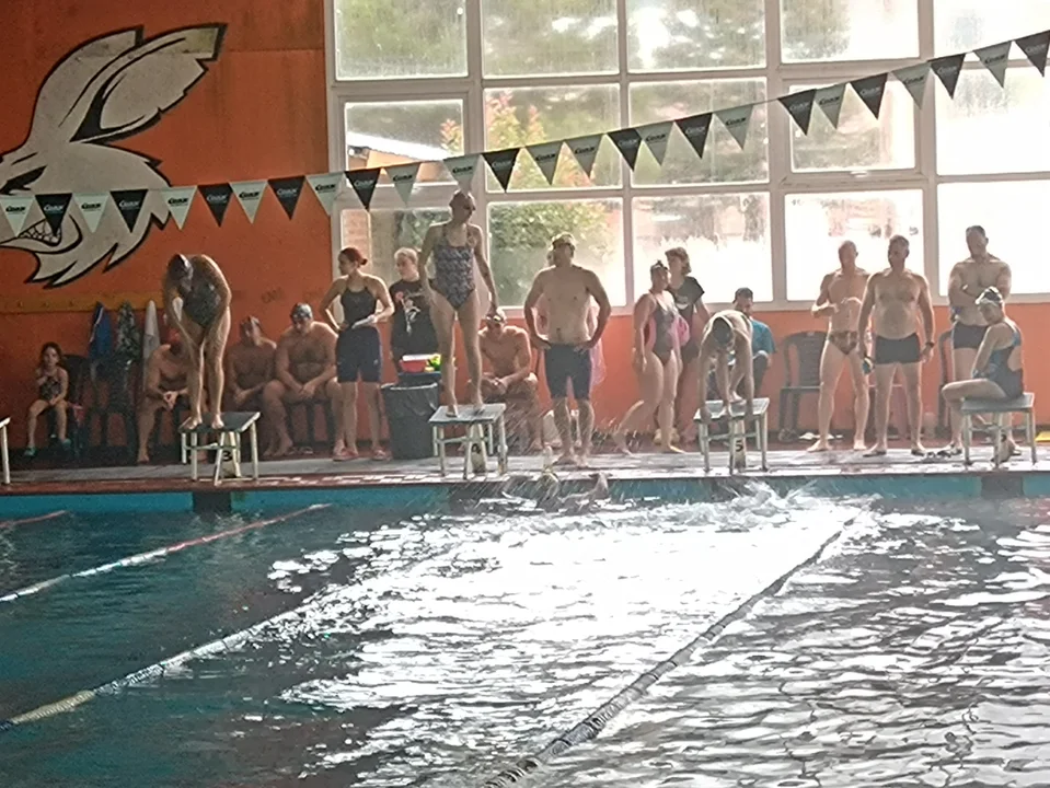 Natación: Esquel fue sede de un encuentro de Posta Americana para Másters