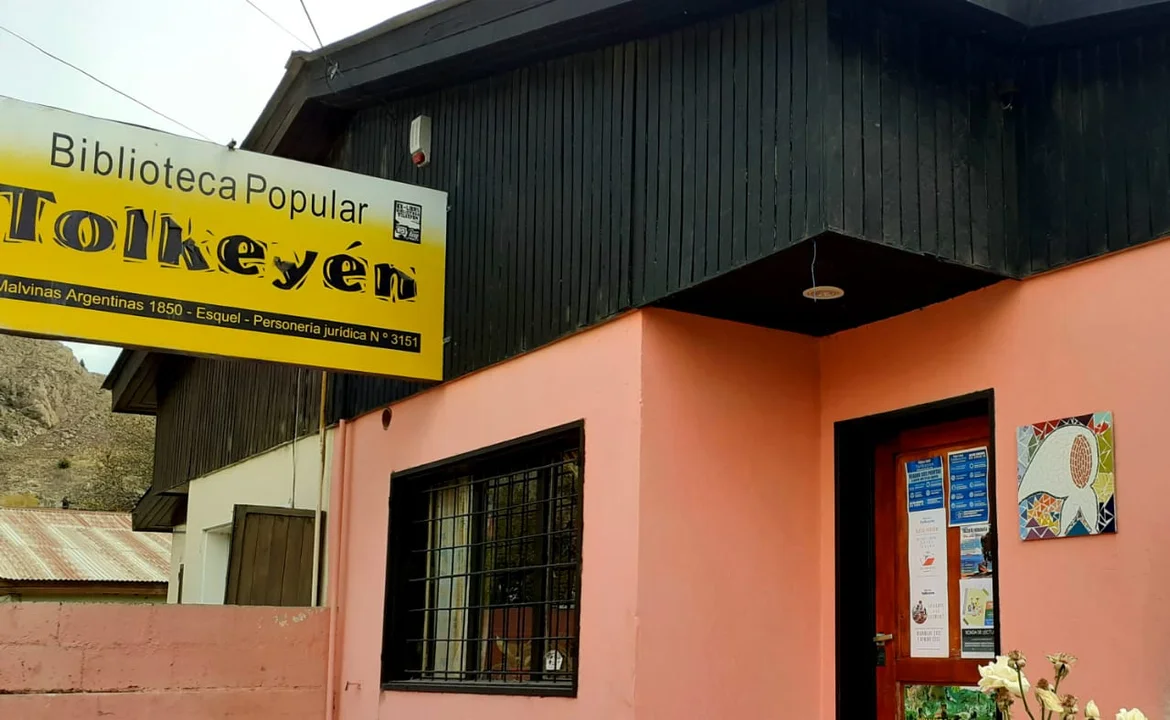 La Biblioteca Tolkeyén podría quedarse sin fondos y corren riesgo sus actividades