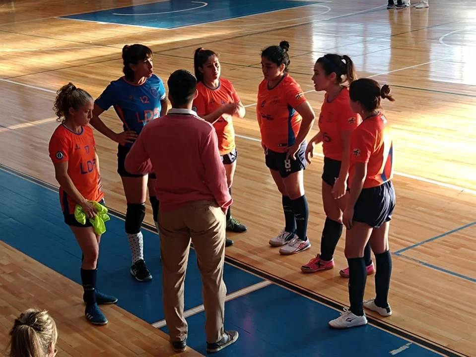 Comenzó la fiesta del futsal femenino en Esquel