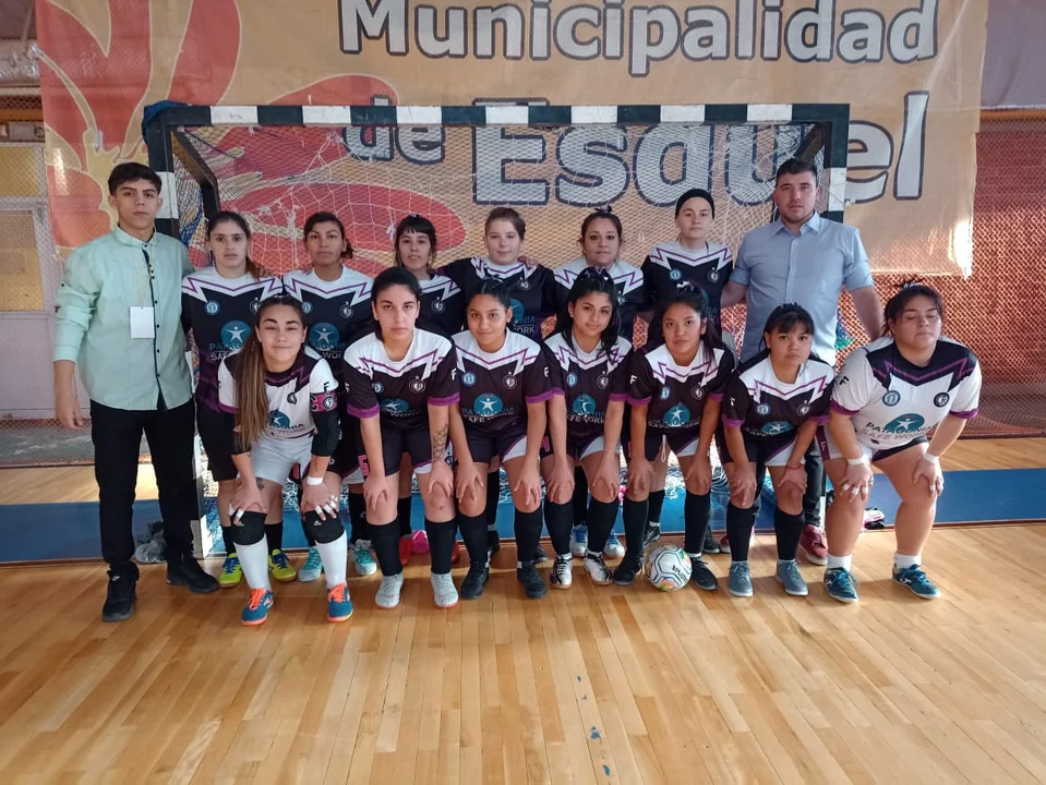 Comenzó la fiesta del futsal femenino en Esquel