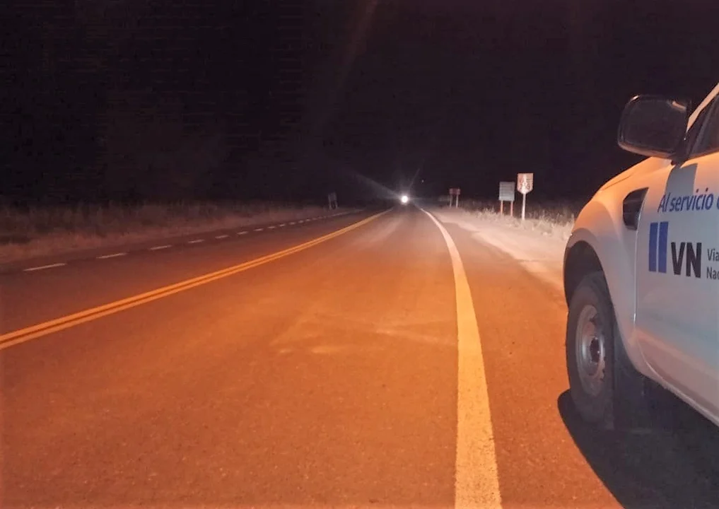Foto: Ruta N259 entre Trevelin y Los Cipreses con calzada húmeda. Twitter @Marceyap