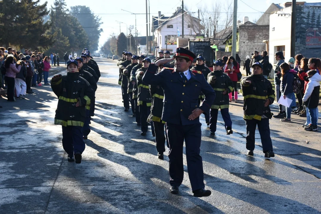 Bomberos de Esquel celebraron su día con reconocimientos y menciones especiales 