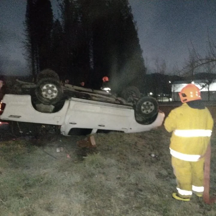 Volcó una camioneta a causa del hielo en la Ruta 40
