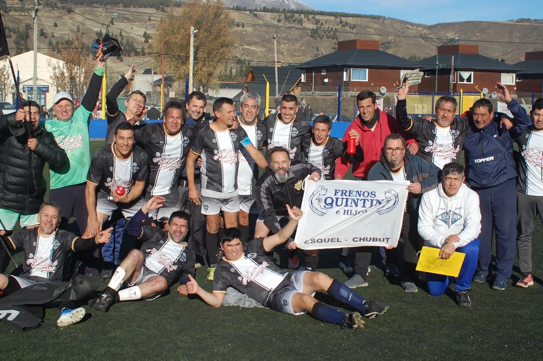Fútbol de veteranos: Aldea Escolar, Frenos Quintín y Belgrano son los campeones