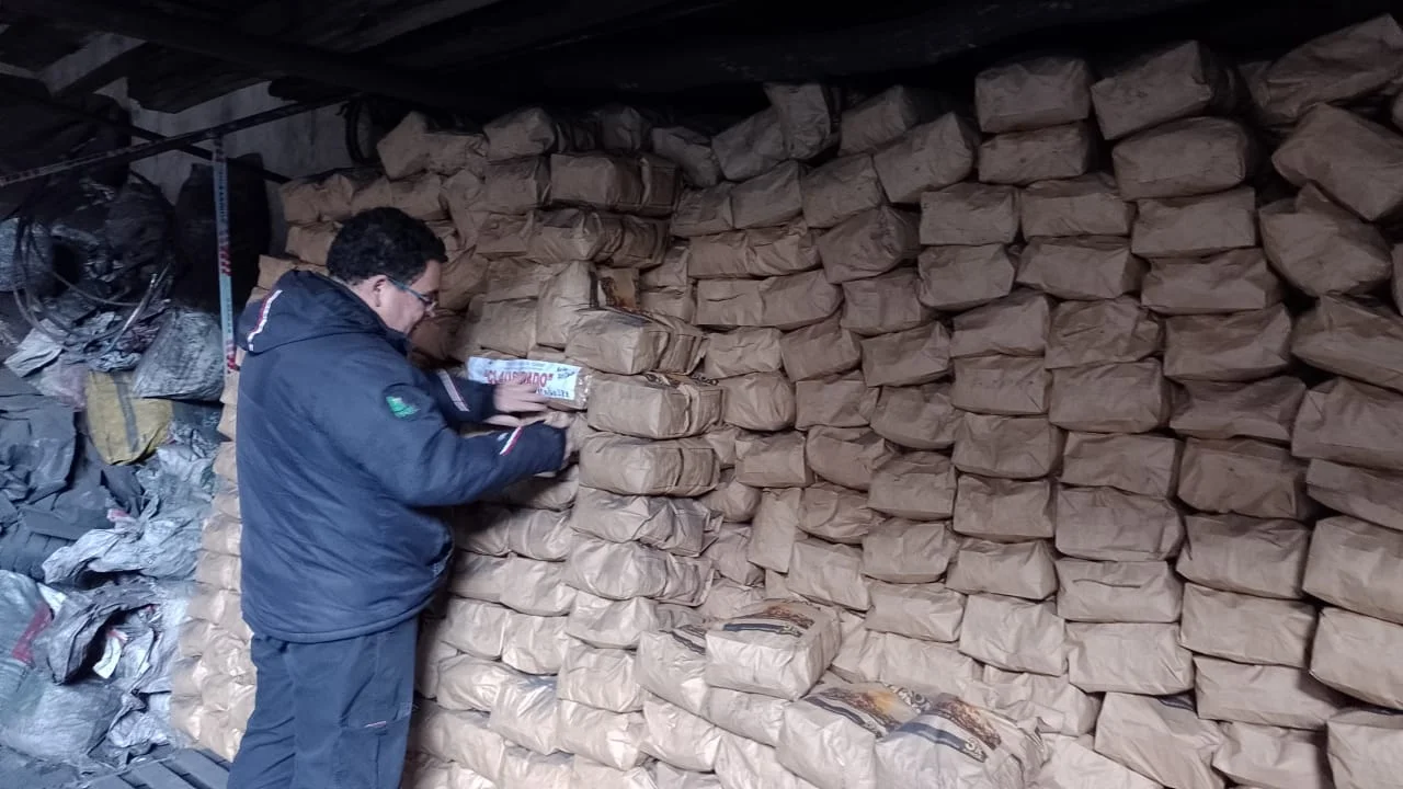 Esquel: Clausuraron un comercio con mercadería vencida y otros sin habilitación