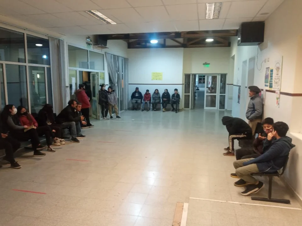 Más de 50 alumnos y docentes intoxicados con monóxido de carbono en una escuela de El Maitén