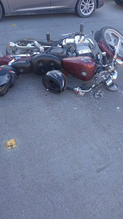 Se le metió un mosca en el casco y provocó un accidente en Trelew