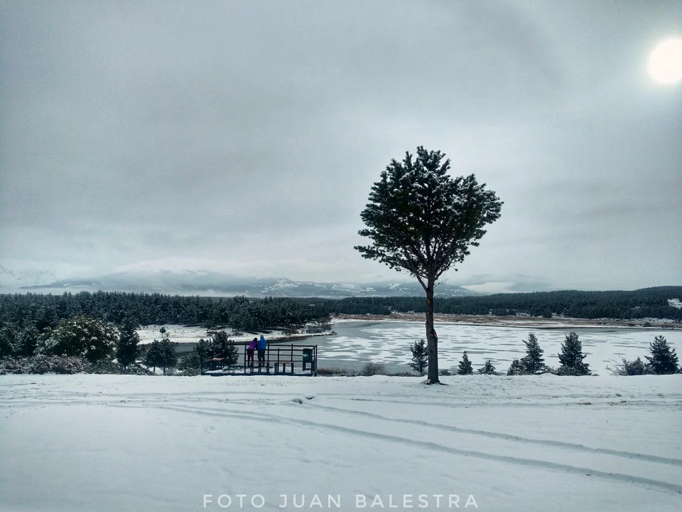 Emiten un alerta amarilla por nevadas fuertes en Esquel