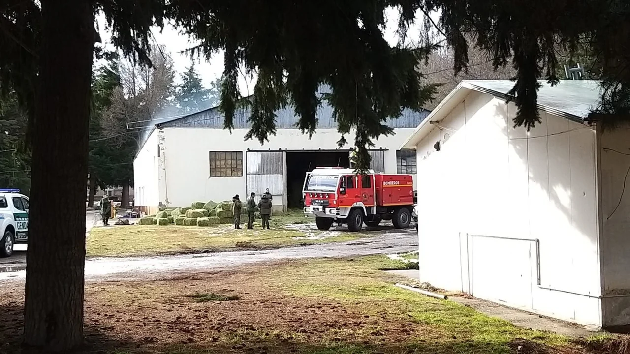 Alarma por principio de incendio en galpón de Gendarmería