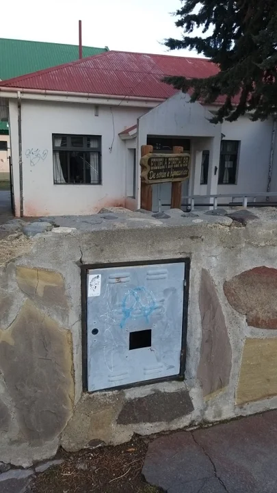 Retiraron el medidor de la Escuela 518 por un fuerte olor a gas