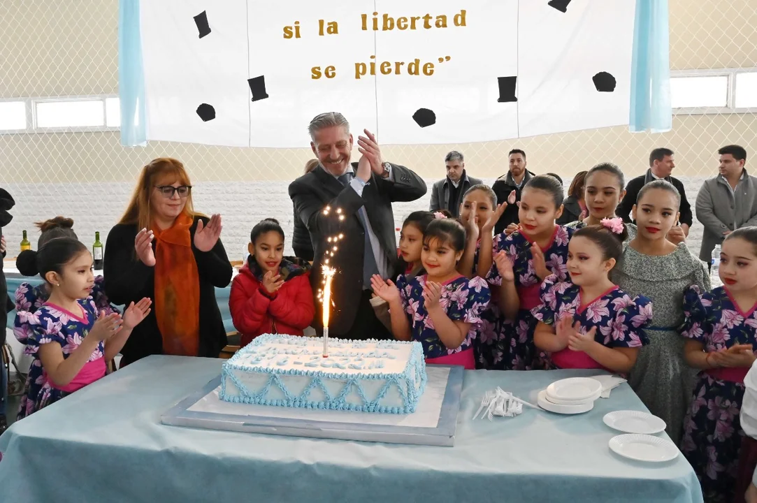 Día de la Independencia: "Acá se hace Patria todos los días", aseguró Arcioni